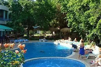 Perunika 3* Goudstrand