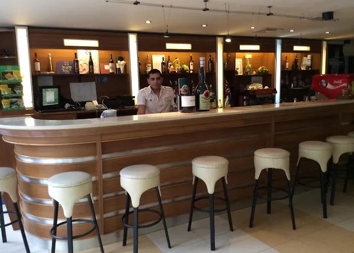 Ξενοδοχείο Perunika 3*