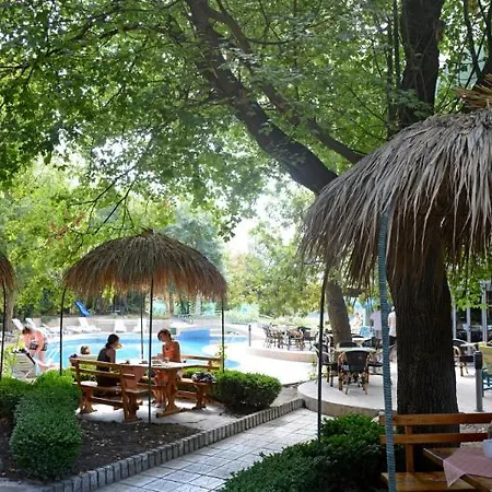 Perunika Szálloda 3*